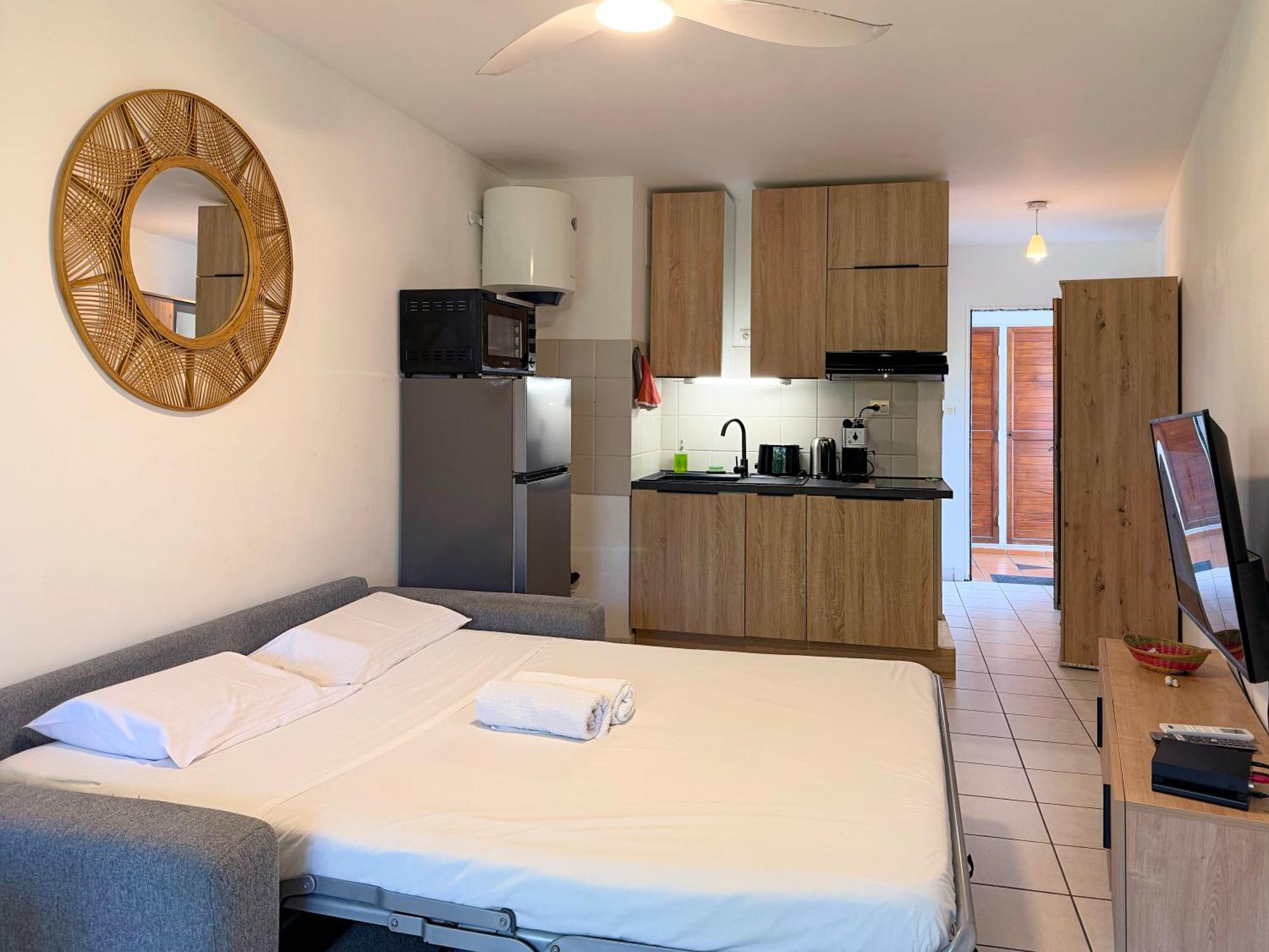 Le Ti Canbou - Studio - Pres De La Plage -By Sister Home Saint-Gilles-les-Bains Buitenkant foto